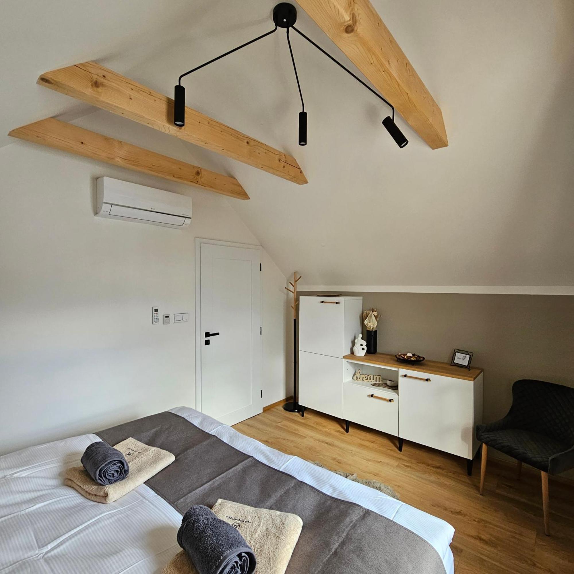 Pod Vinohradem - Apartmany & Vinne Sklepy Mutěnice Buitenkant foto