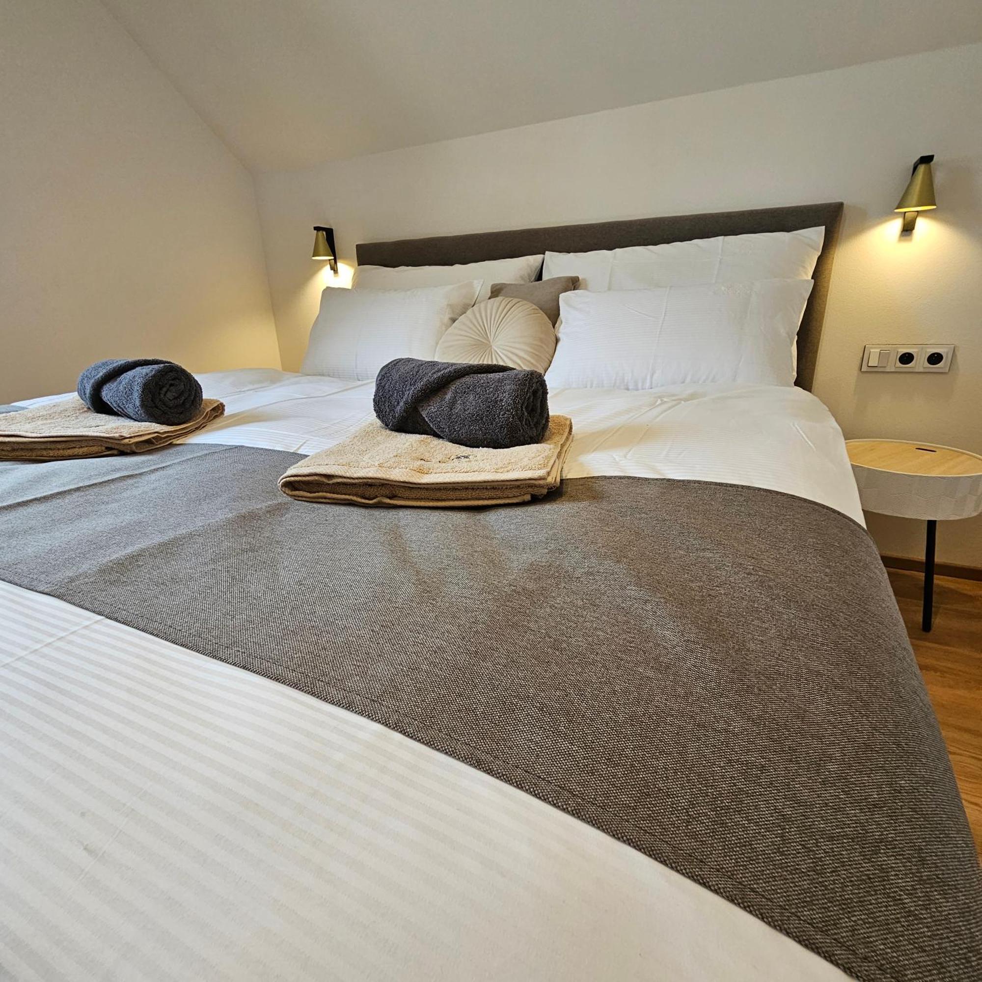Pod Vinohradem - Apartmany & Vinne Sklepy Mutěnice Buitenkant foto
